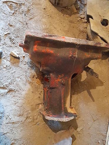 golf car satilir: T25 traktorunundu. Karbkanın, mostların içərisi yoxdu. Mator vurub — 2