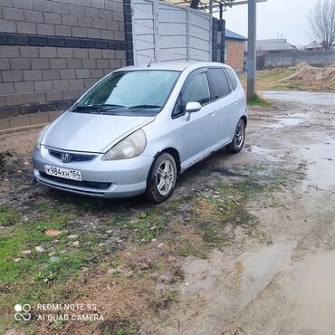 Легковой транспорт: Сдаю в аренду: Легковое авто, Под такси