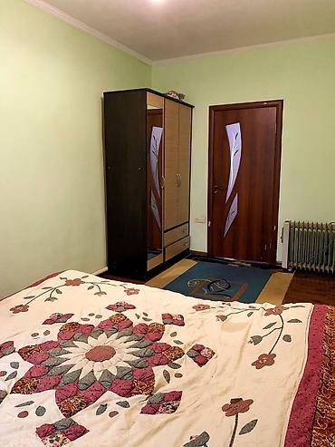 Продажа коттеджей и домов: --- 🏡 Продаётся просторный дом в Бишкеке (ул. Набережная, р-н ГЭС-2) — 10