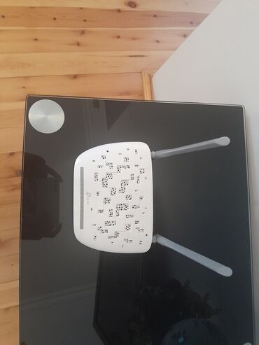 Modemlər və şəbəkə avadanlıqları: Salam modemdir təcili satıram almışam 112 azn teze işlək — 13