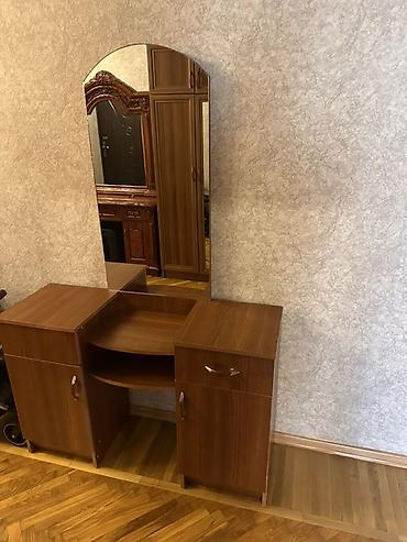 стол с зеркалом: Taxtadan hazırlanmış güzgülü makiyaj/konsole stol dəsti - Material — 1