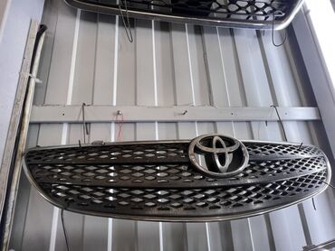 бампер задний: Решетка радиатора Toyota 2003 г., Б/у, Оригинал