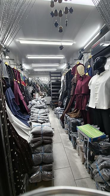Коммерческая недвижимость: Продаю контейнер с местом, рынок дордой, мурас спорт 9 проход 920 — 2