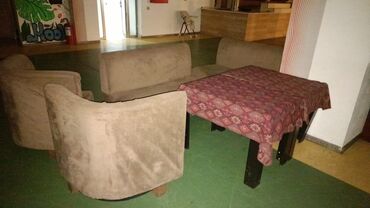 Sifarişlə restoran üçün masa və oturacaq dəstləri: Kafe/restoran üçün mebel dəsti Hamısl təcili satılır 5-10 azn biri 20 — 10