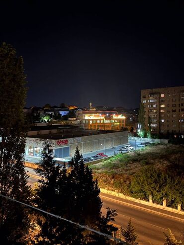 Köhnə tikili: Bakı, 4 otaqlı, Köhnə tikili, m. Xalqlar Dostluğu, 100 kv. m — 9