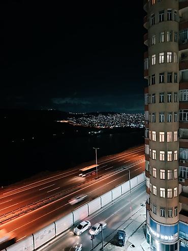 İnşaatçılar metrosunun yaxınlığında, 77 nömrəli marşrutun son