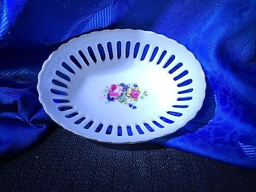 led reflektor: Bombonijera vintaz porcelanska. Bombonijera je perfektna,pozlata — 1