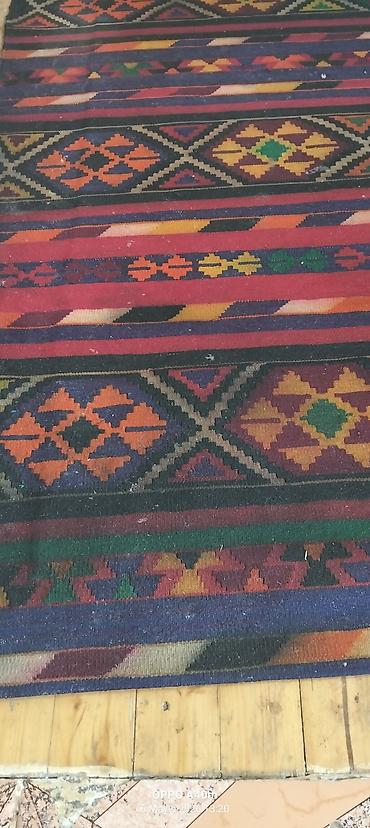 pul sekli: 2 eded qedimi kilim munasib qiymete satılır. Birinin şekilde — 4