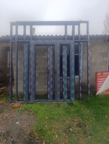 инструмент для огорода: ПВХ-конструкция: входная группа с дверью и окнами - Материал