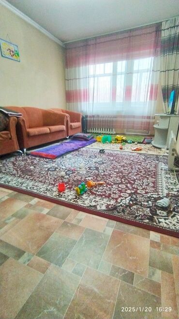 барачный типтен квартира сатылат: 1 бөлмө, 35 кв. м, 105-серия, 2 кабат, Косметикалык ремонт