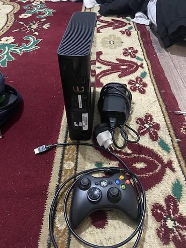 Xbox One: Игровая приставка Microsoft Xbox 360 в комплекте с проводным геймпадом — 3