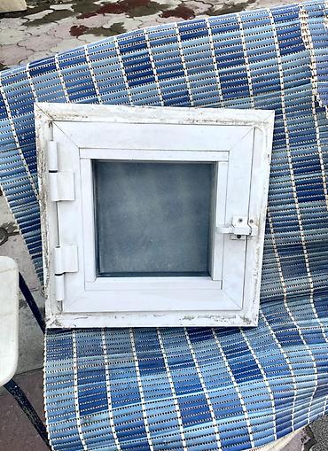 plastik gapi: Ağ rəngli PVC kiçik pəncərə çərçivəsi. - Material: PVC profil - Ölçü — 1