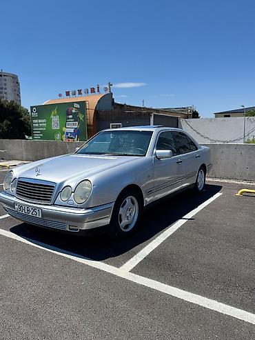 e 39: Mercedes-Benz E 240: 2.4 l | 1998 il Sedan — 4