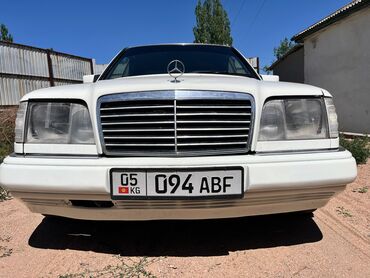 мерседес 110: Mercedes-Benz 220: 1994 г., 2.2 л, Механика, Бензин, Седан