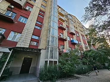 3 комнаты, 157 м², Площадь Победы Индивидуалка, 2 этаж, Старый ремонт