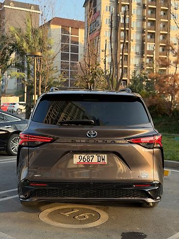 газ 53 бак: Toyota Sienna: 2022 г., 2.5 л, Вариатор, Гибрид, Минивэн — 6