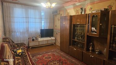 8 noyabr prospekti kiraye evler: Mingəçevir şəhəri M.Moqamayev prospektində 3 otaqlı boş vəziyyətdə ev