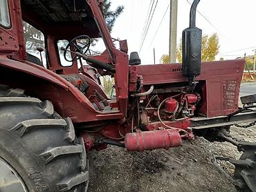 евро мотор: Трактор колёсный, красный, с кабиной Основные характеристики: - — 5