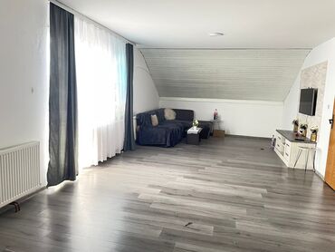 Kuće na prodaju: 390 kv. m, 8 soba — 16