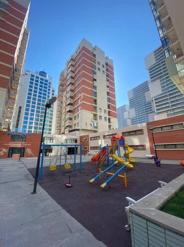снять гараж: 4 otaqlı, Yeni tikili, 211 kv. m