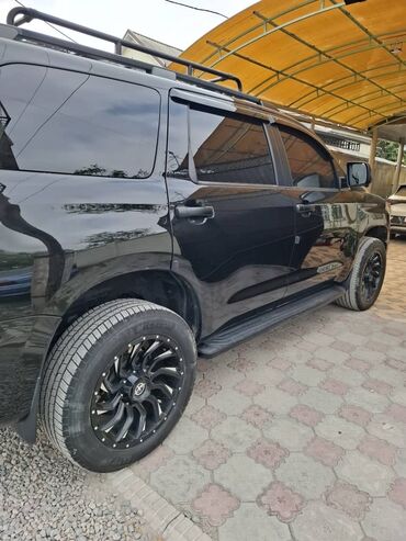 я ищу машину: Toyota Sequoia: 2016 г., 5.7 л, Автомат, Газ, Внедорожник