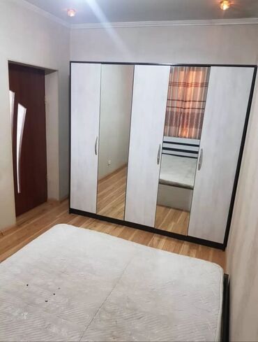 квартира в аренду в оше: 4 бөлмө, Кыймылсыз мүлк агенттиги, Чогуу жашоосу жок, Толугу менен эмереги бар
