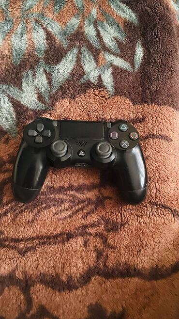 системные блоки бу: Геймпад (джойстик) для PS4
Б/у/ в горошки состоянии 
6 мкр