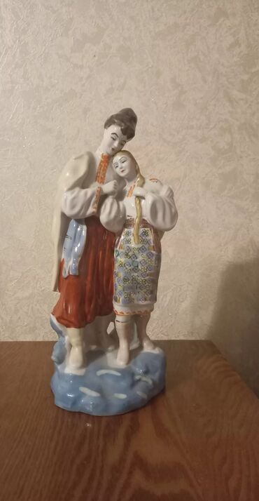 купить фарфоровые статуэтки ссср: Статуэтка "Майская ночь" (Советская) высота около 40см целая без