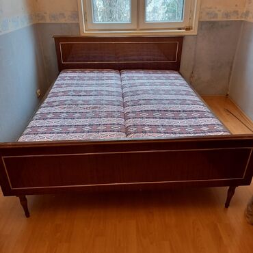 Кровати: Б/у, Двуспальная кровать, Без подьемного механизма, С матрасом, Без выдвижных ящиков, Румыния