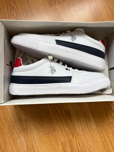 шлепанцы для бассейна: U.S. Polo Assn. krasofka
Yeni, geyinilməyib
41 ölçü