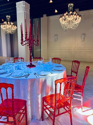 Qırmızı şəffaf “Chiavari” stulları – 250 ədəd satılır. - Material