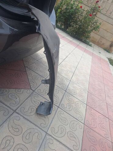 Soyutma və qızdırma sistemləri: Pirus c sag qabaq klo satilir. Usten cixmadi.orginaldir