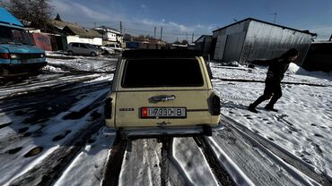 ВАЗ (ЛАДА): ВАЗ (ЛАДА) 2102: 1975 г., 1.5 л, Механика, Бензин, Универсал — 7