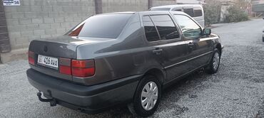 обмен на авто с доплатой: Volkswagen Vento: 1994 г., 1.8 л, Механика, Газ, Седан