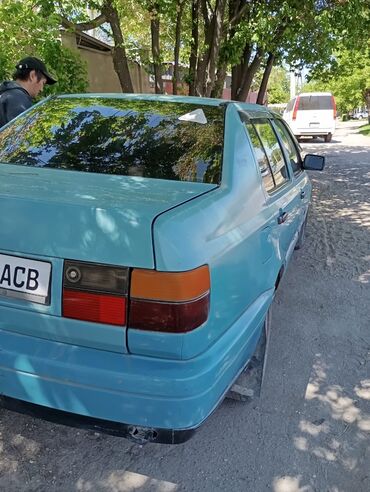венто 1997: Volkswagen Vento: 1992 г., 1.8 л, Автомат, Бензин, Седан