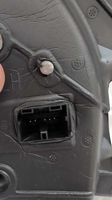 Yan və salon güzgüləri: Məhsul: Avtomobil yan güzgüləri (cüt) Xüsusiyyətlər:cütün qiymeti - — 8