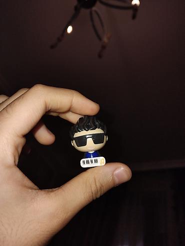 oyuncaq at: Mini fiqur – klaviatura çalan musiqiçi . kinder joy - Cib ölçülü — 2