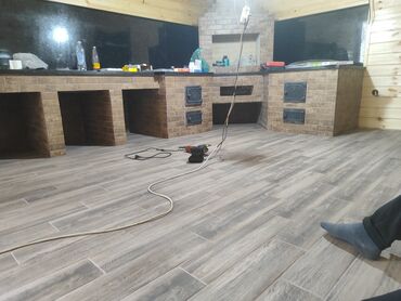 Укладка плитки: Гидроизоляционные работы, Укладка плитки на стену, Подготовка стен для укладки | Вертикальная укладка, Диагональная укладка, Раскладка ковром Больше 6 лет опыта — 12