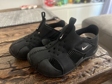 антиварусная детская обувь: Детская обувь Chernie nike 23,5 razmer 18 azn Sinie s jeltim adidas