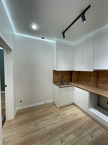 Кухонные гарнитуры: Кухонный гарнитур, цвет - Белый, ДСП — 1