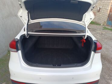 Kia: Kia K3: 1.6 l | 2017 il Sedan — 8