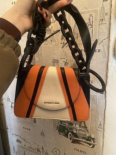 deri plas: Çiyin çantası, Charles & Keith, İşlənmiş — 1