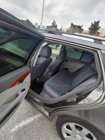 Mercedes-Benz: Mercedes-Benz E 220: 2.2 l | 2007 il Universal — 2