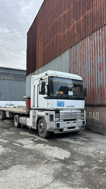погрузчик на трактор: Сүйрөгүч, Renault, 2001 г.
