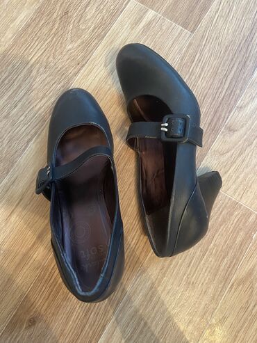 туфли казачок: Туфли Clarks, 36.5, цвет - Черный