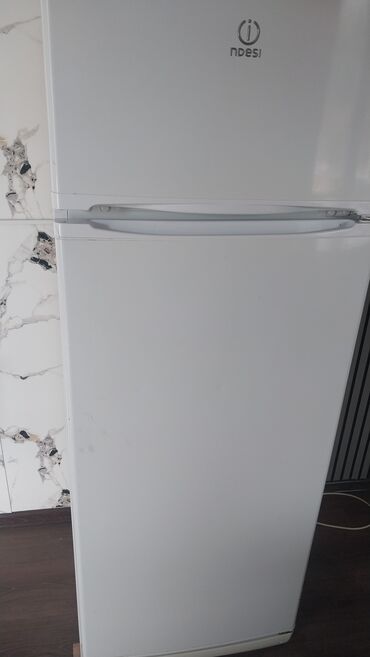 не рабочие телевизор: Холодильник Indesit, Б/у, Двухкамерный, 60 * 170 * 60