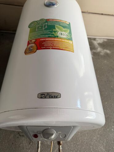 hamam krantlari: Deluxe su qızdırıcısı (elektrik boiler) - Şaquli silindrik korpus, ağ
