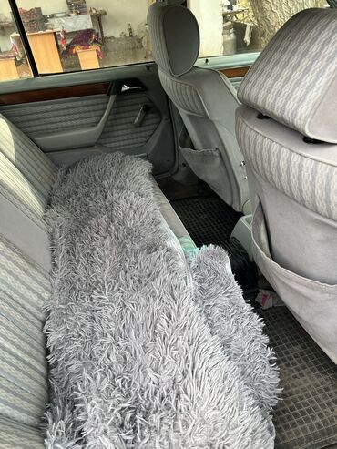 Mercedes-Benz: Mercedes-Benz E-Class: 1989 г., 2.3 л, Механика, Бензиновая, Седан — 4