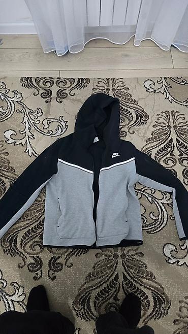 mad 60 he: Nike худи на молнии с капюшоном, размер M. - Модель: спортивная кофта — 1