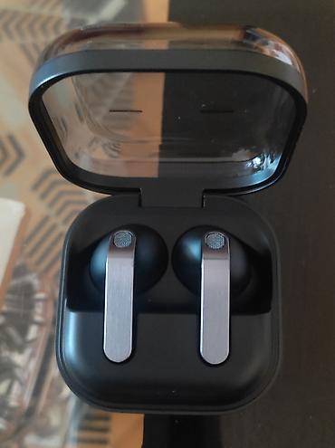 Qulaqcıqlar: Samsung Galaxy Buds4 Pro — Təp Təzə, Qutulu (260 AZN). Rəsmi mağaza — 3